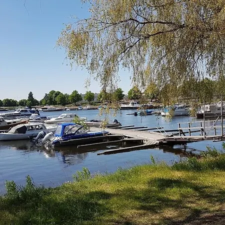 Kurren Tupa Linnunlaulun Keskellä, Saunomismahdollisuus Kotka