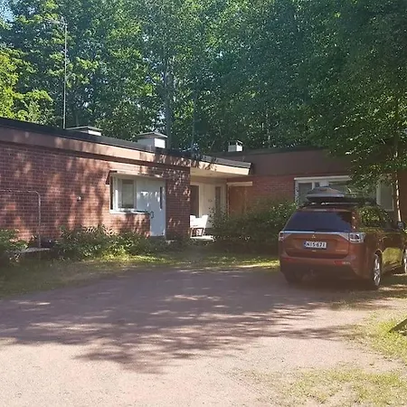 Kurren Tupa Linnunlaulun Keskellä, Saunomismahdollisuus * Kotka