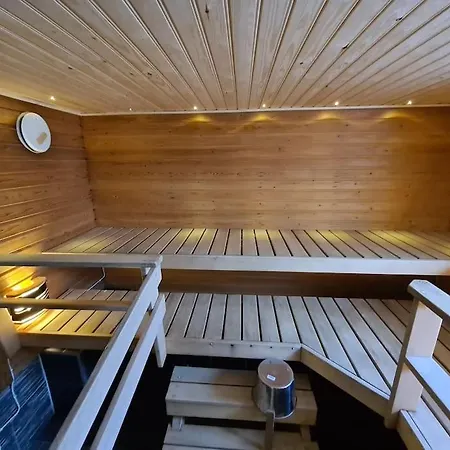 Kurren Tupa Linnunlaulun Keskellae, Saunomismahdollisuus *