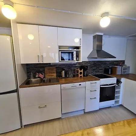 Apartamento Kurren Tupa Linnunlaulun Keskellae, Saunomismahdollisuus Kotka